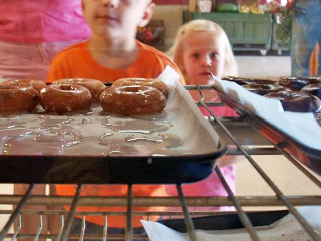 market-fresh-donuts-kids